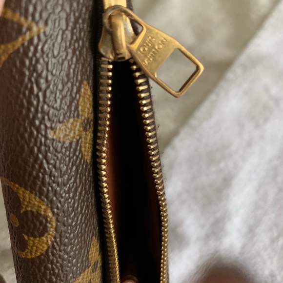 Authentic Louis Vuitton Anais Monogram Wallet - Picture 7 of 8